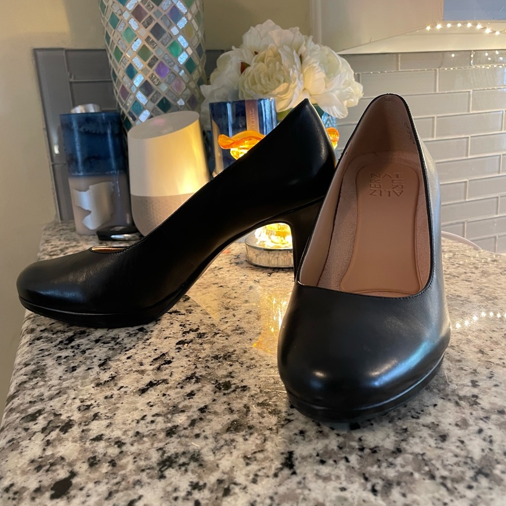 Naturalizer Black Leather Heels